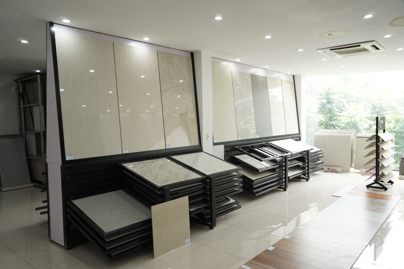 khu trung bay gach tai showroom co linh 1