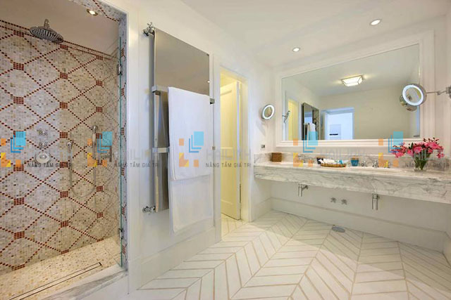 Không gian phòng tắm biệt thự Treville; Positano, Ý