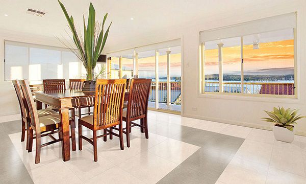 gach lat nen mau vang dat cua dong tam hop voi gia chu menh gi bst ws