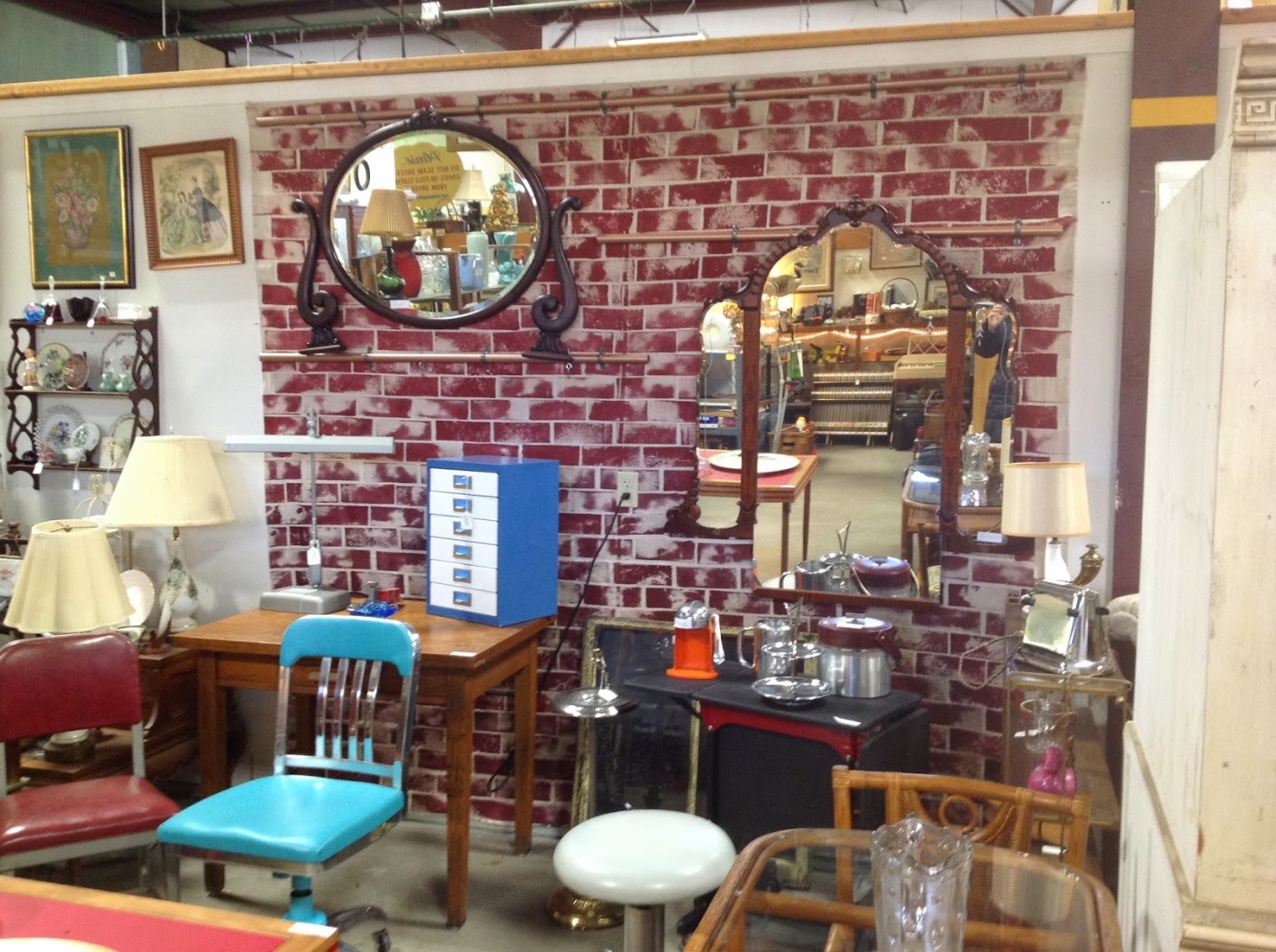 gach-op-tuong-gia-co-trong-phong-khach gach op tuong gia co trong phong khach